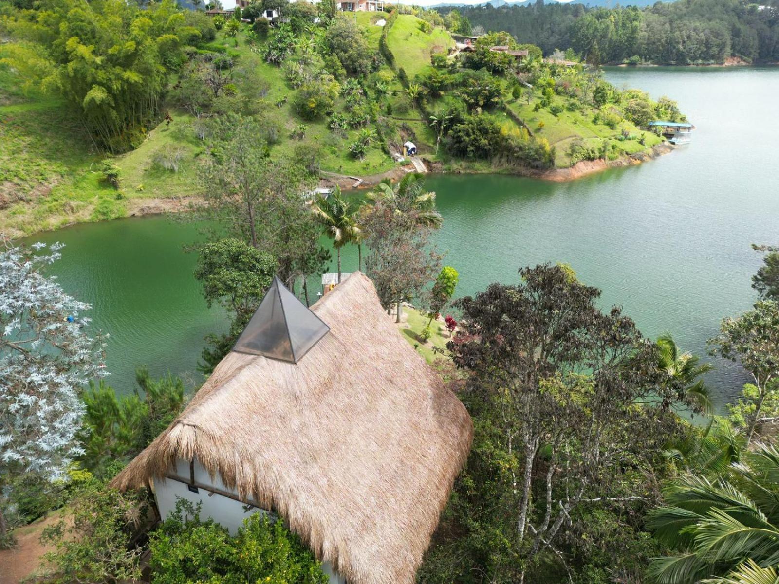 Ibuku Hotel Guatape - Chalets المظهر الخارجي الصورة