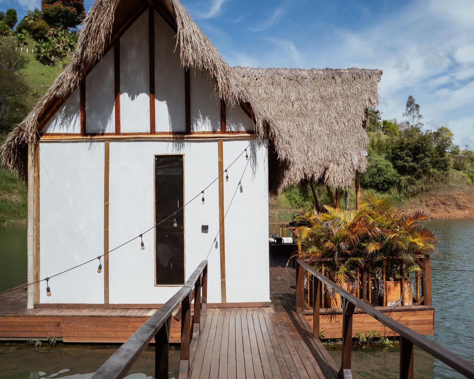 Ibuku Hotel Guatape - Chalets الغرفة الصورة