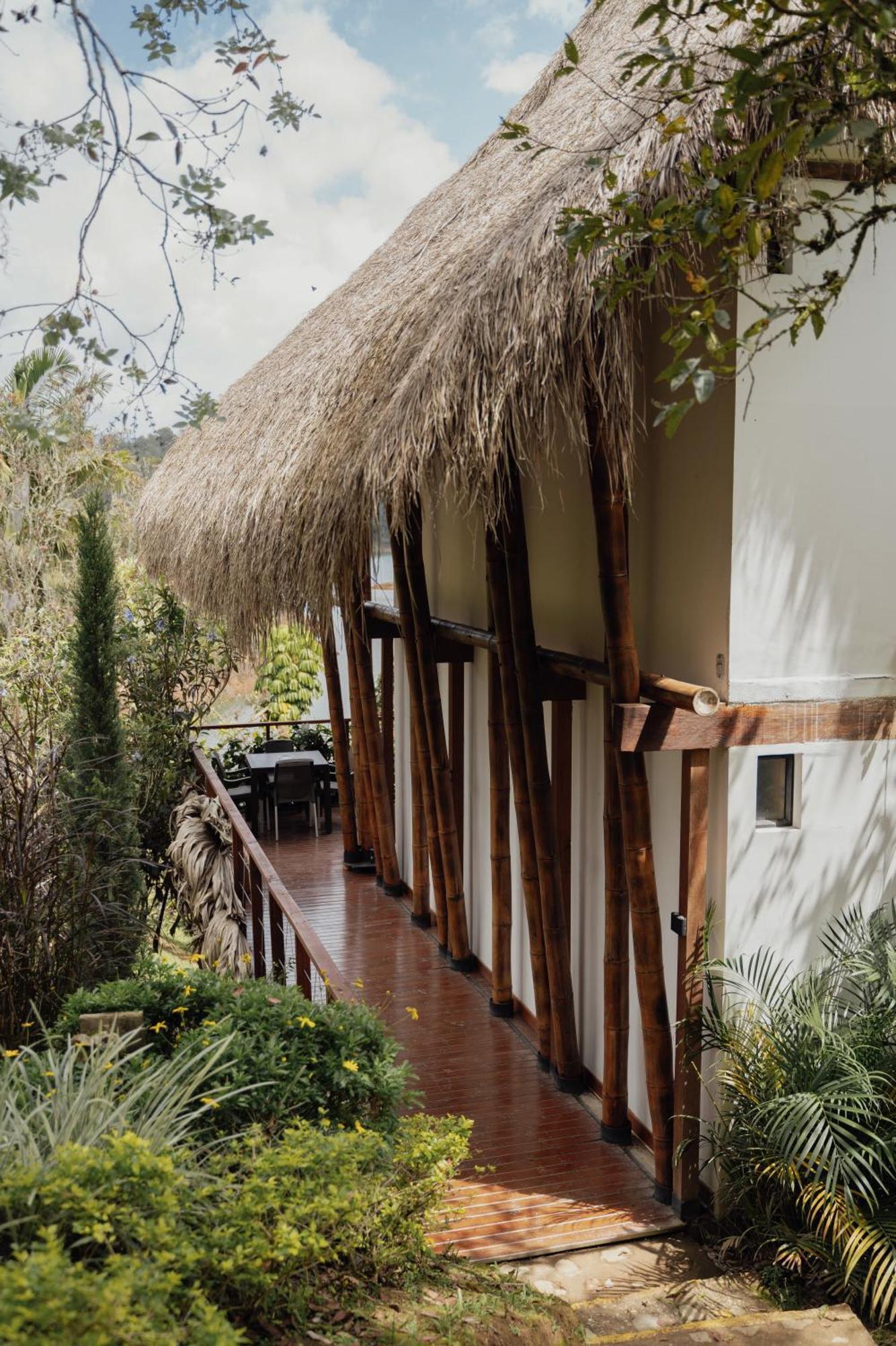 Ibuku Hotel Guatape - Chalets المظهر الخارجي الصورة